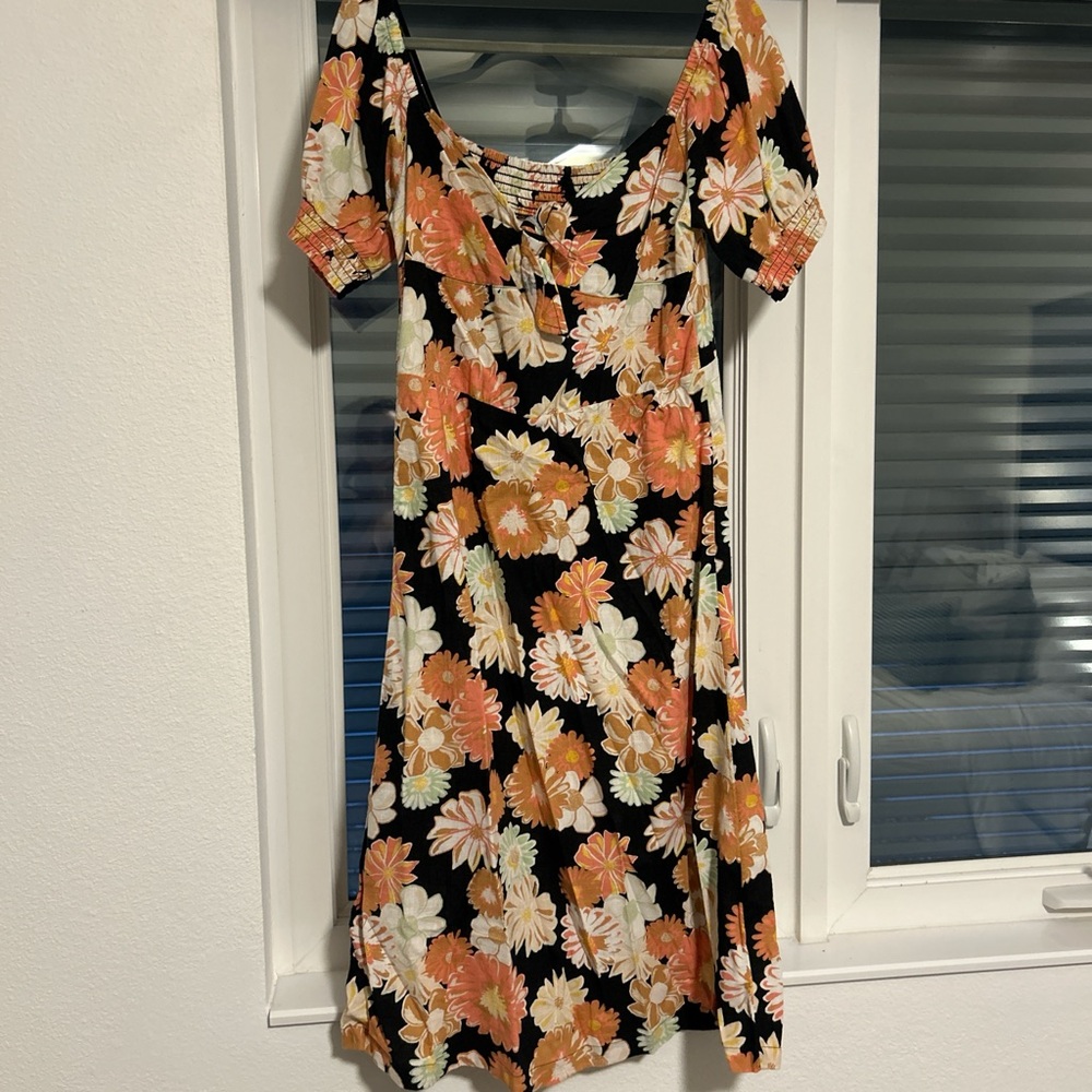 Roxy floral maxi dress NWT
